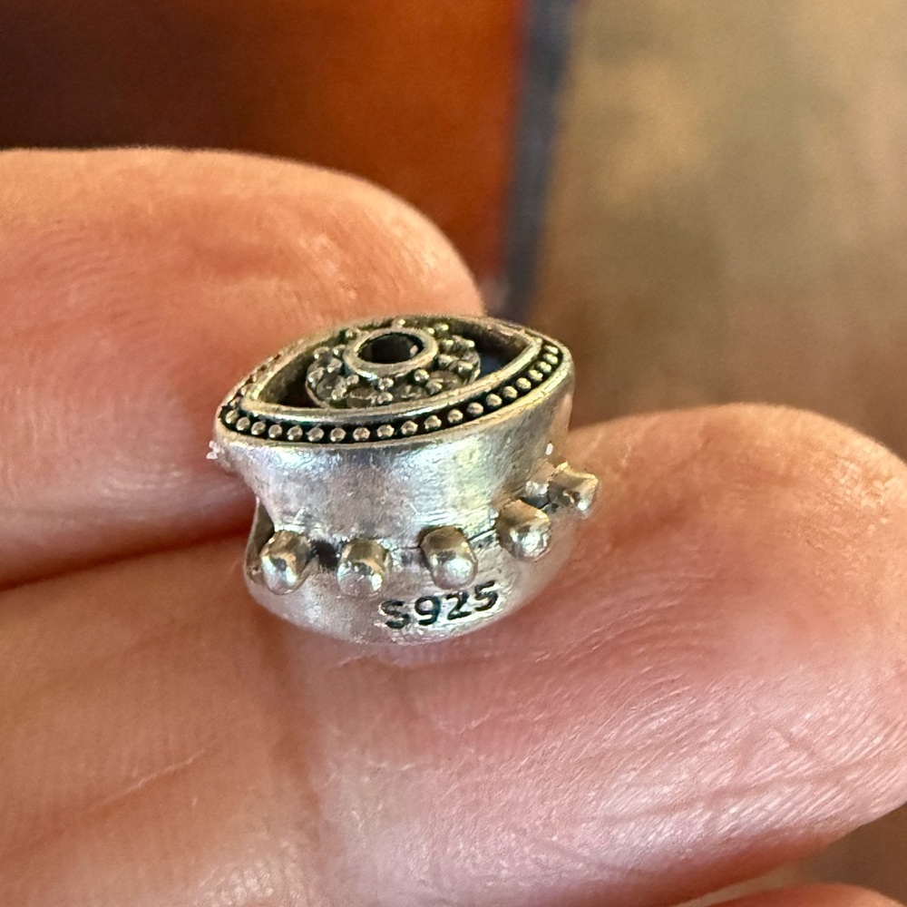 Silver Eye Design Stud Earrings - image 7